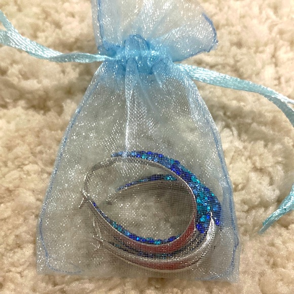 Blue Swarovski Crystals inside out Hoop Earrings in 18K white gold-plating - Picture 4 of 4